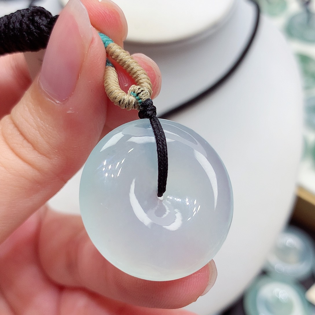 颈饰未镶嵌翡翠翡翠30，26/5.6