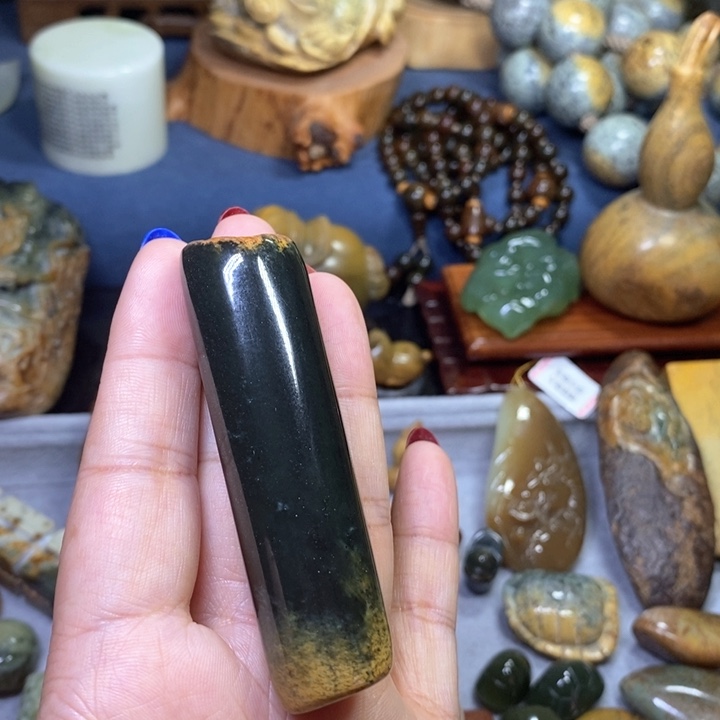 岫岩河磨玉（透闪石质玉）把件未镶嵌