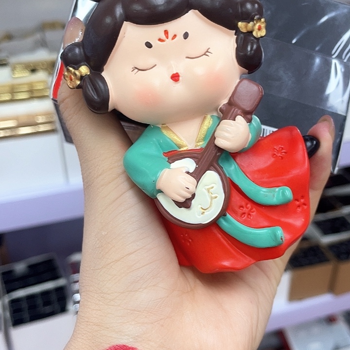 瓷片反转巴黎陶瓷娃娃