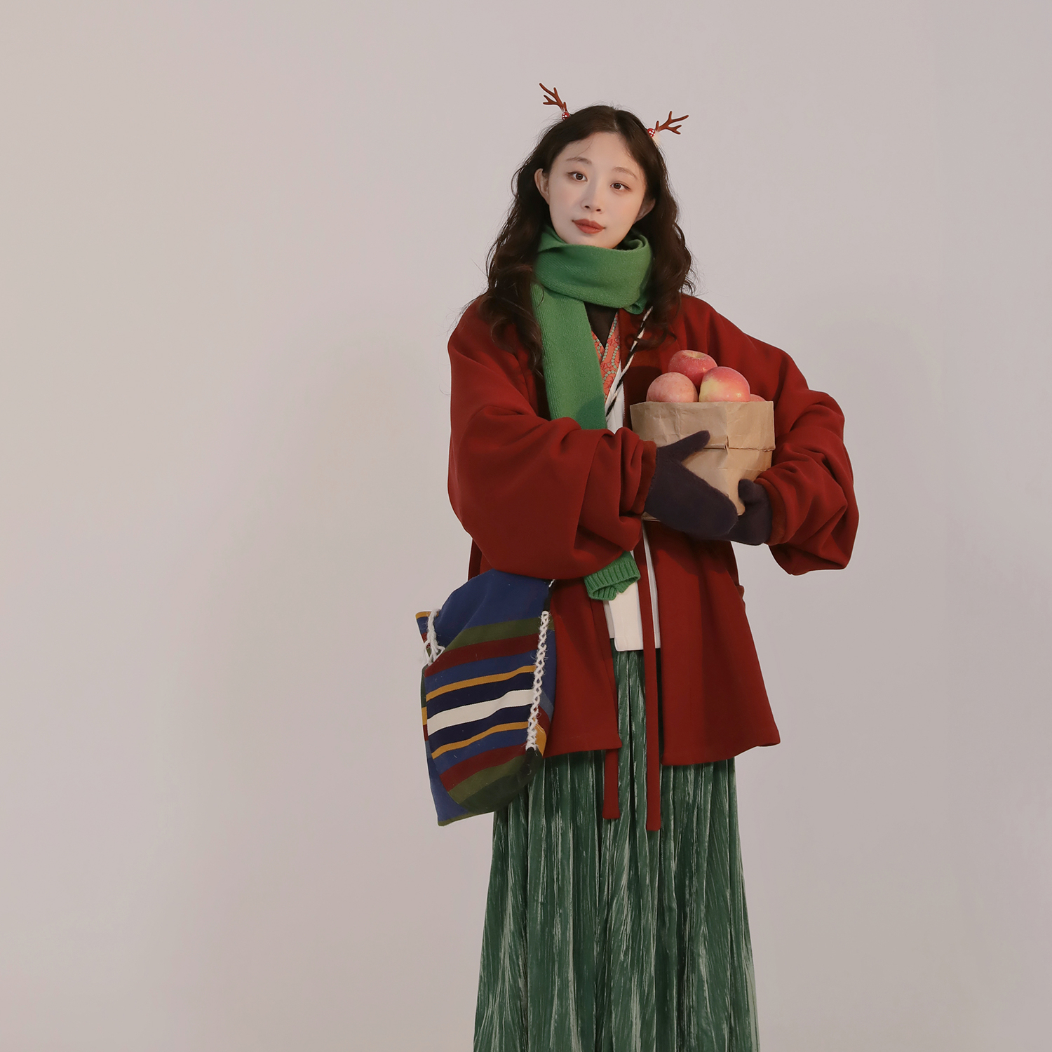 谜阿凰【红热岩绒】明制汉服套装女秋冬保暖丝绒半身裙圣诞风日常
