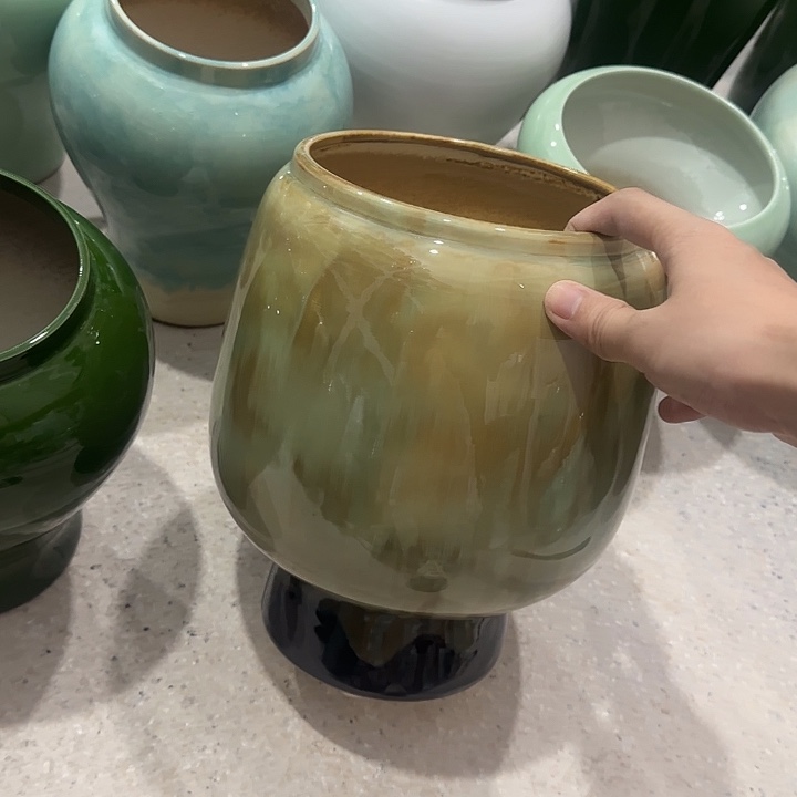 白泥花盆微瑕有孔