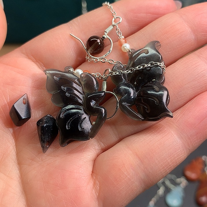 未镶嵌蛇纹石玉耳饰健**丽