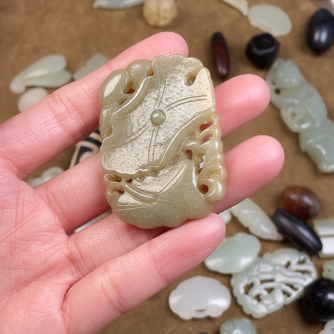 和田玉（糖玉）未镶嵌颈饰