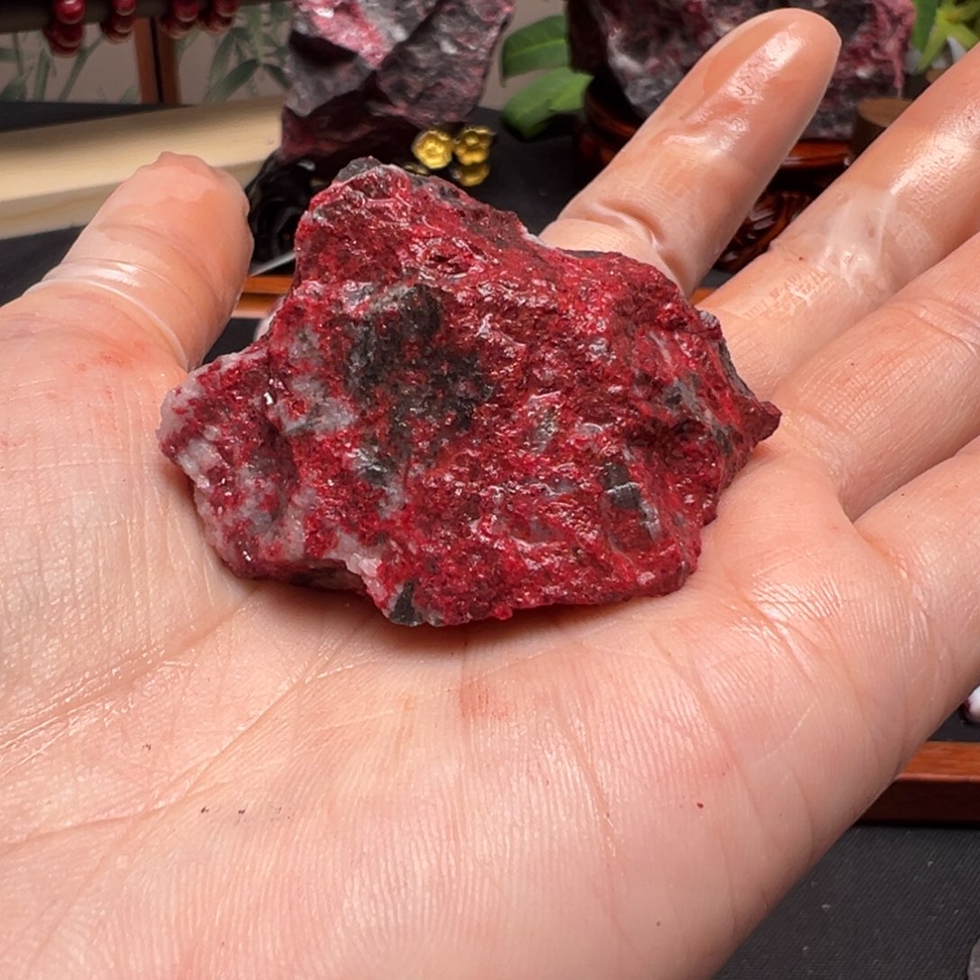 佩***明天然辰砂天然朱砂原石毛料