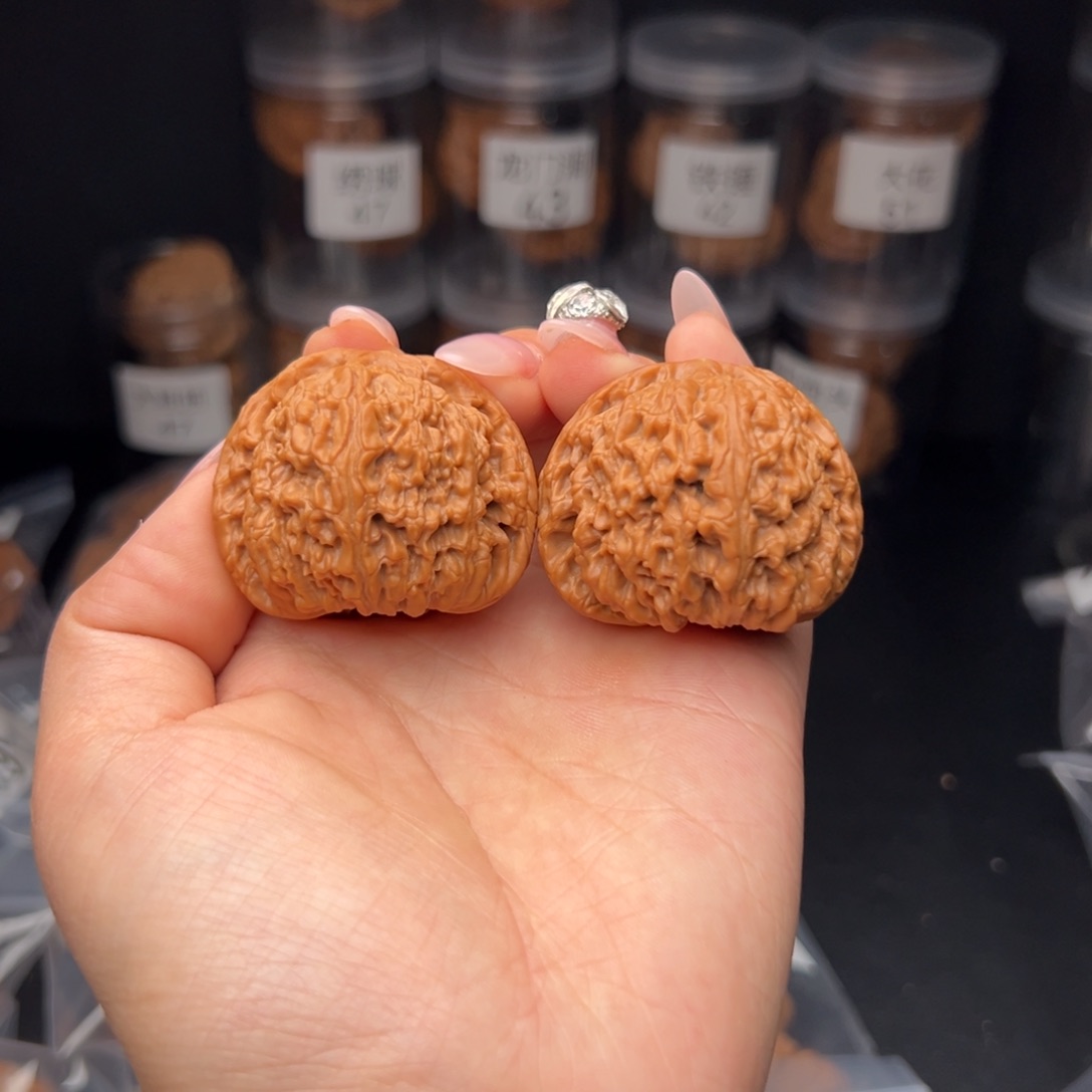 文玩核桃吊坠冬南蒋石