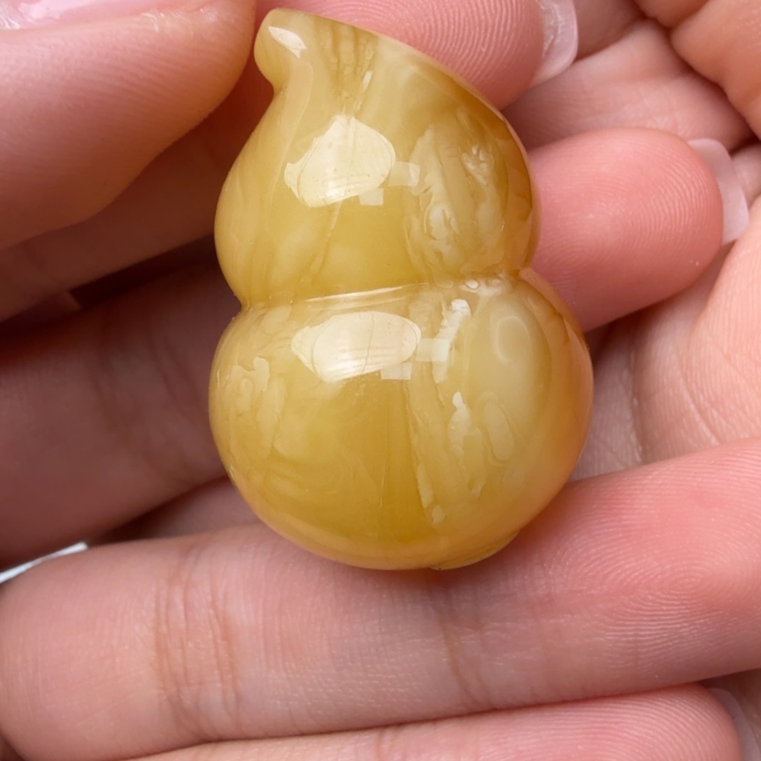 养***猫未镶嵌琥珀裸石9.7克