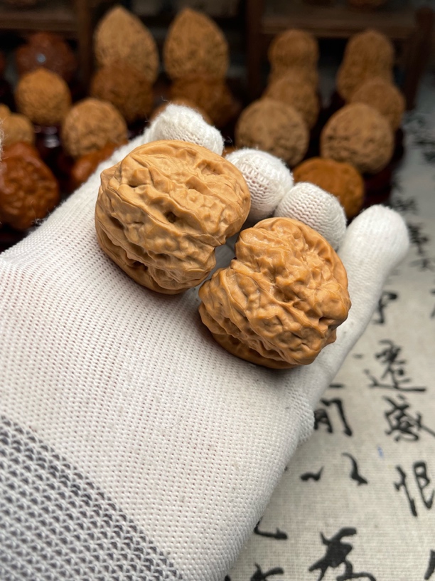 1214004全品无修金蟾蛤蟆头文玩核桃精品 尺寸:边38肚42高33