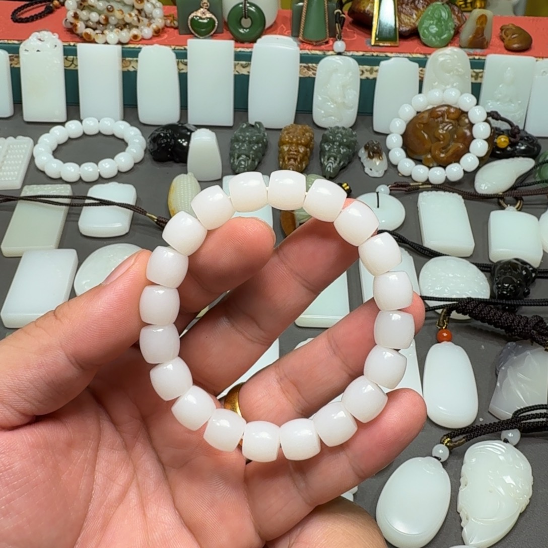 和田玉未镶嵌吊坠(不含链)