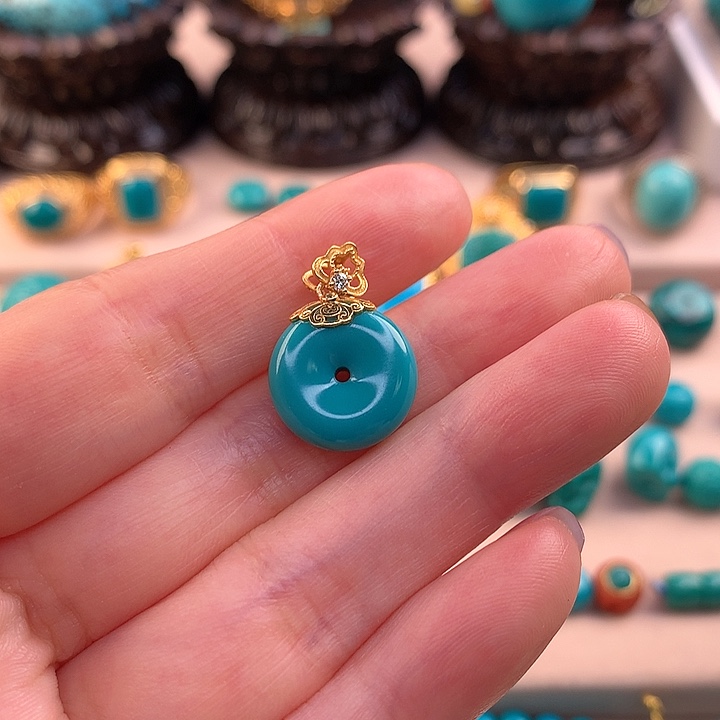 绿松石配饰未镶嵌