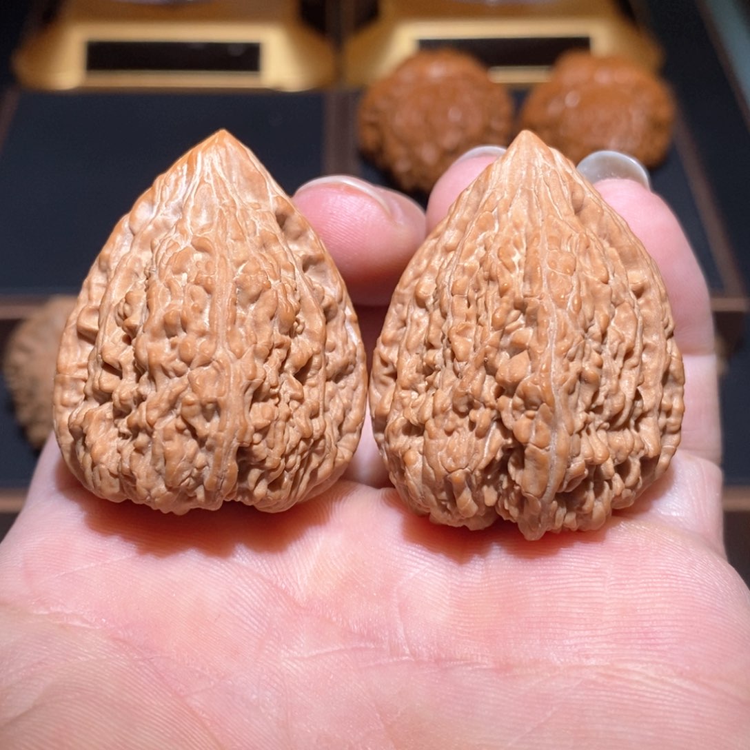 文玩核桃吊坠塔尖