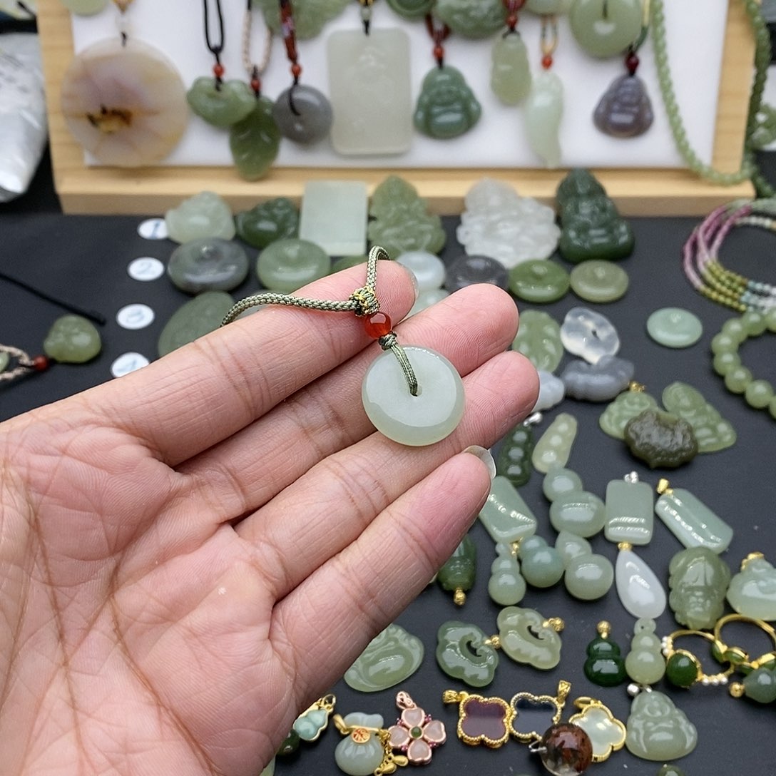 和田玉吊坠(不含链)未镶嵌