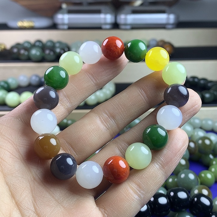 和田玉手串未镶嵌S****?