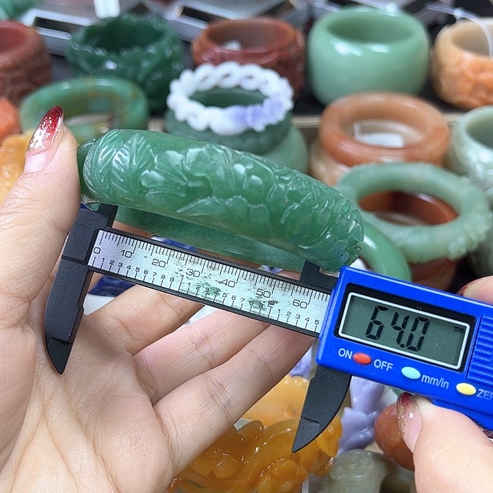 石英质玉手镯未镶嵌夏**安