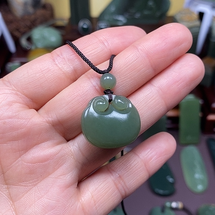 岫岩老玉（透闪石质玉）析木未镶嵌