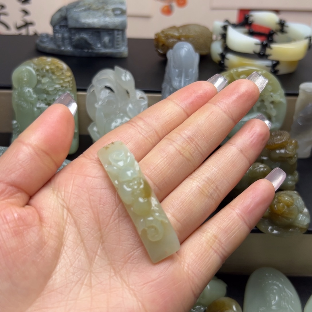 和田玉颈饰未镶嵌