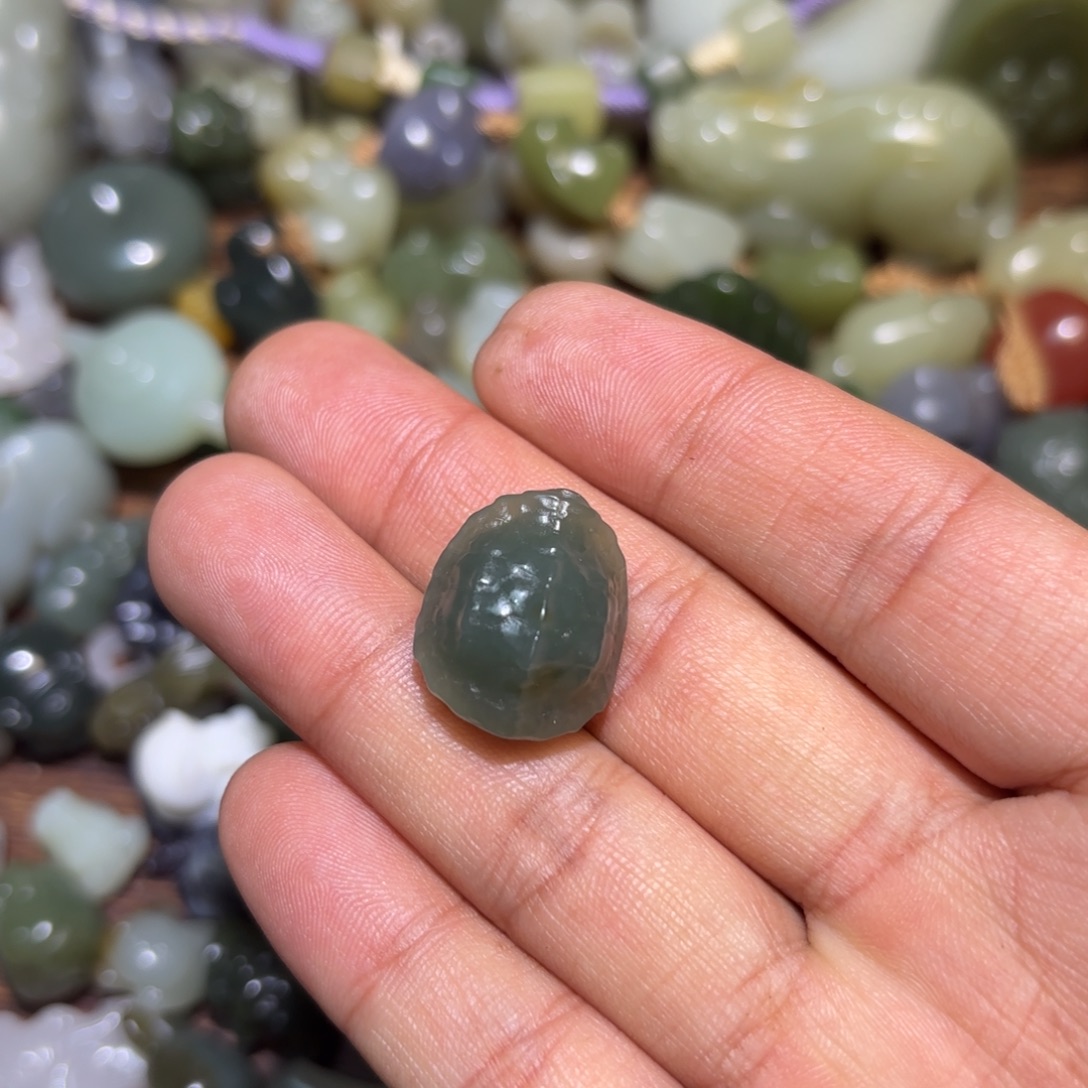 和田玉未镶嵌珠宝半成品