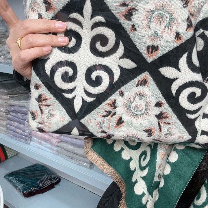 棉棉黑色民族风格围巾