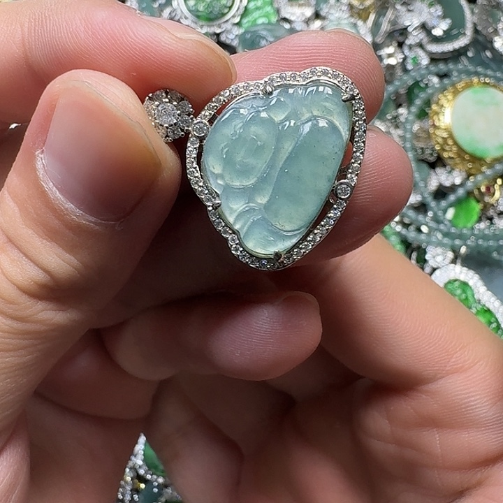 翡翠未镶嵌颈饰天然A货翡翠放漏