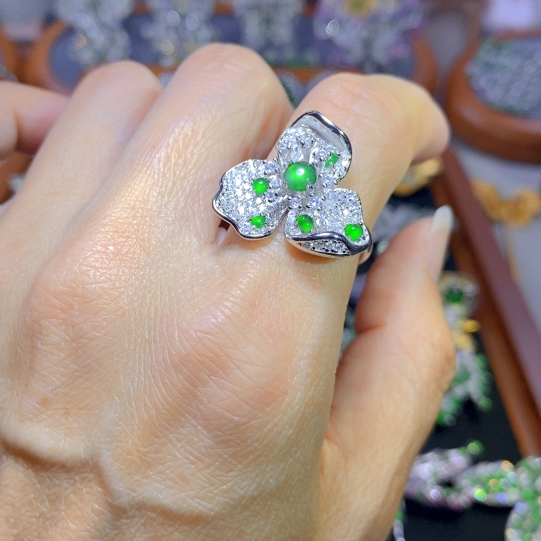 翡翠颈饰银S925镶嵌天然翡翠