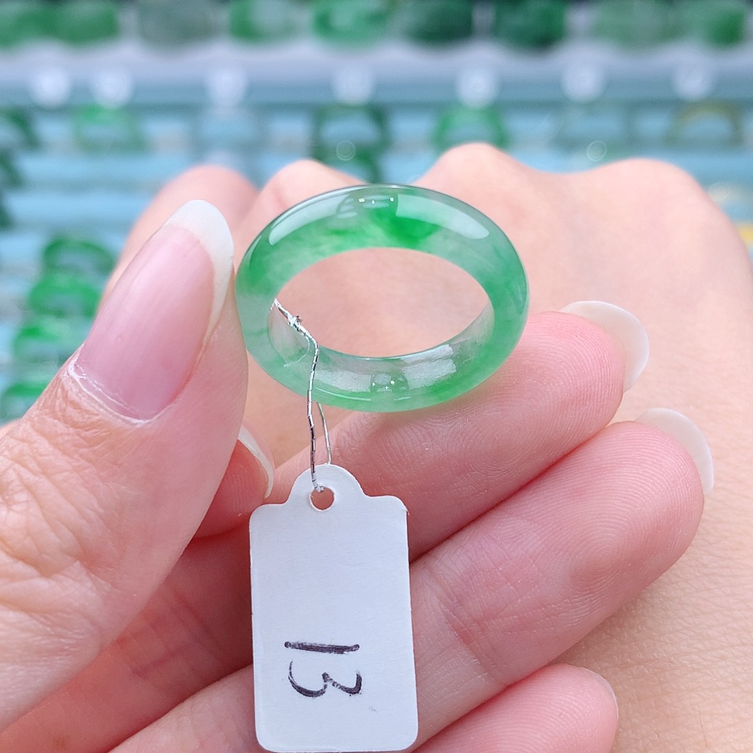 翡翠戒指未镶嵌殷*姐A货缅甸翡翠