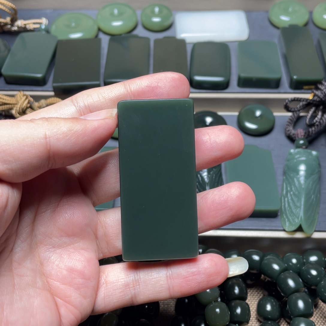 M***x和田玉未镶嵌手链