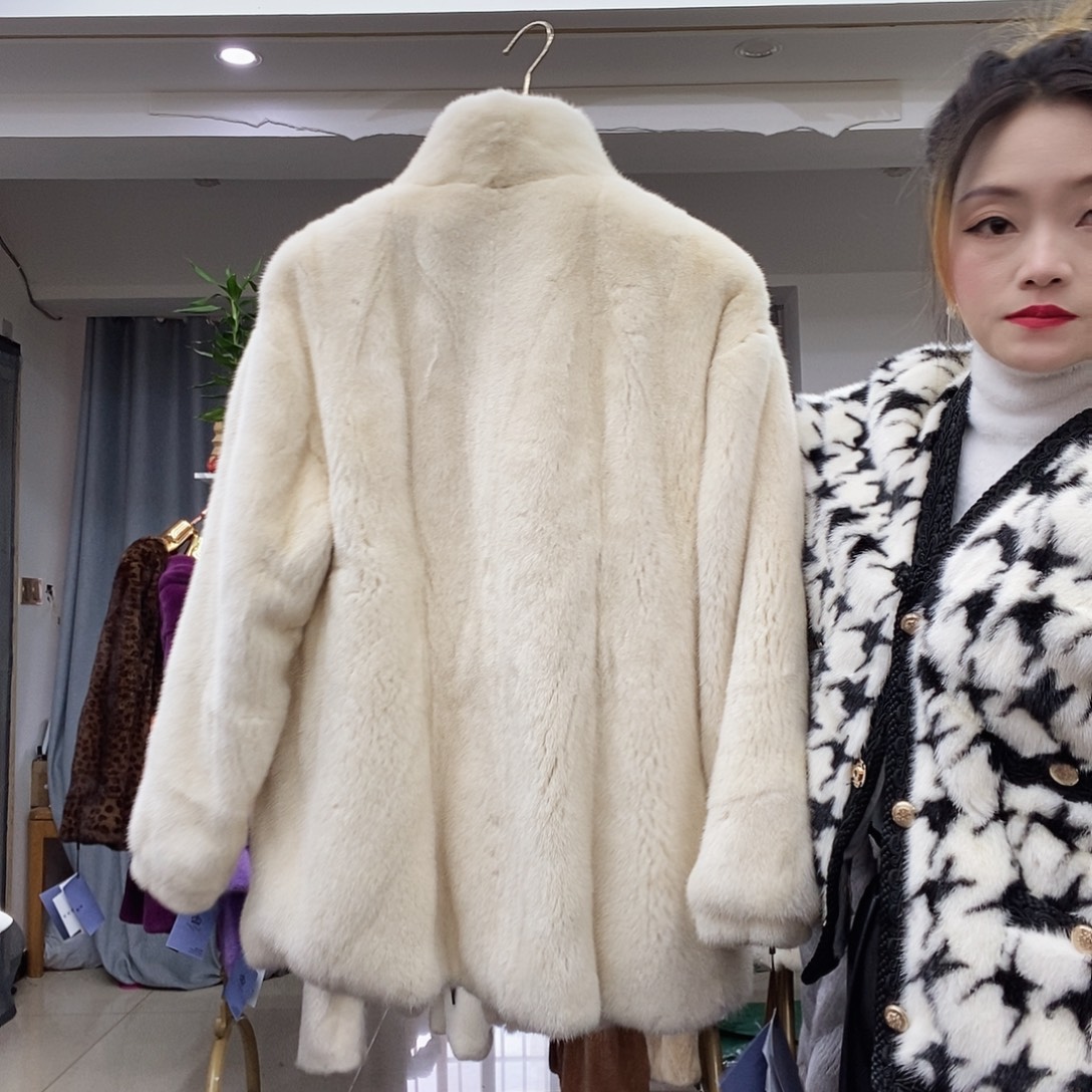 本色73衣长女款浅色