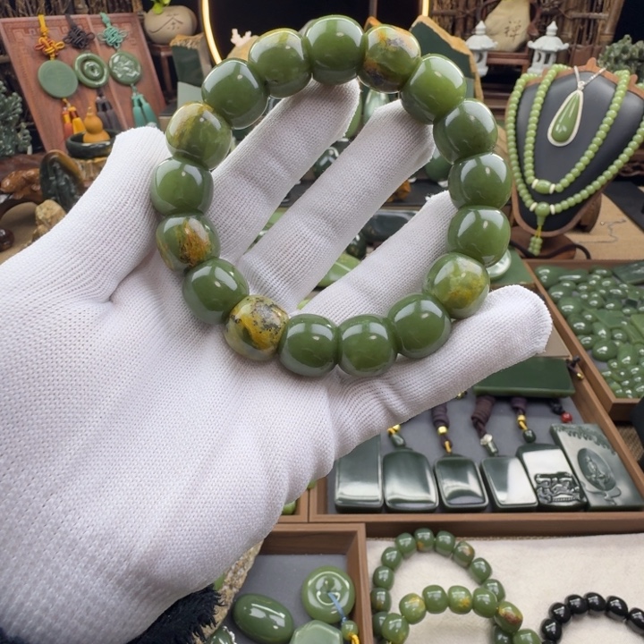 岫岩河磨玉（透闪石质玉）未镶嵌手串