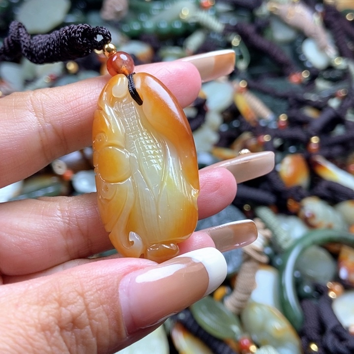 和田玉颈饰未镶嵌