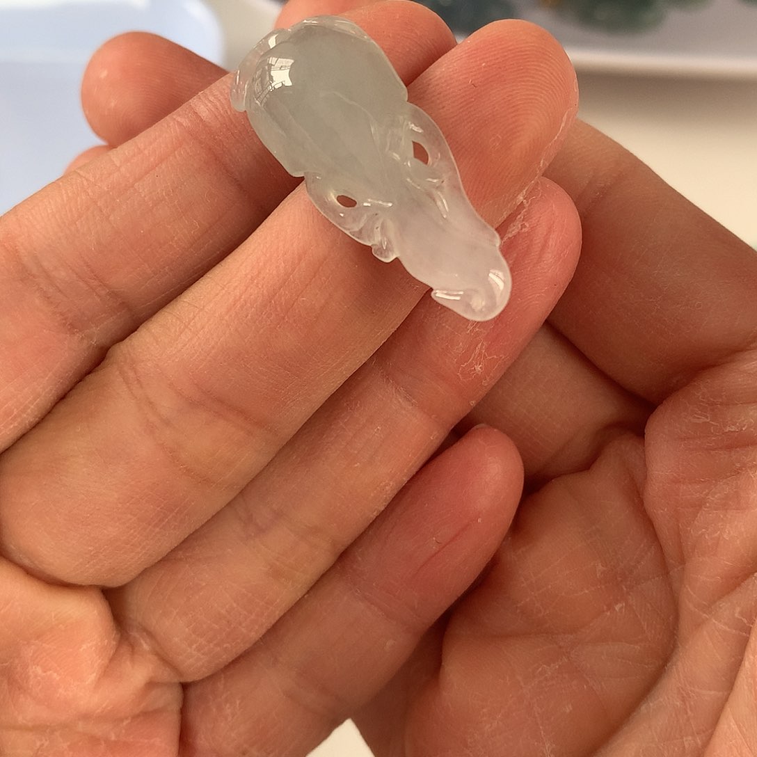 翡翠颈饰未镶嵌人参