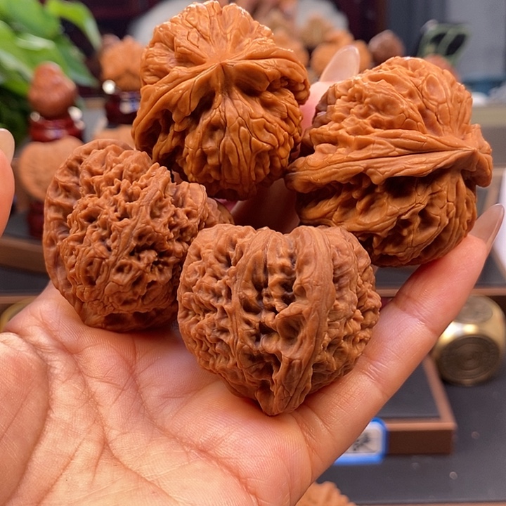 文玩核桃吊坠枫***世核桃