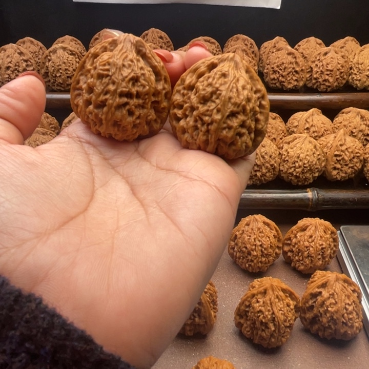 文玩核桃把件南疆825尺37