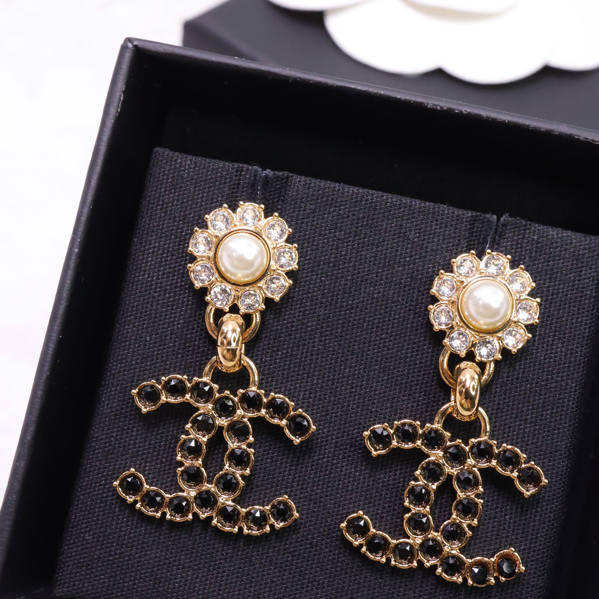 未使用 Chanel/香奈儿 24新款太阳花黑钻双C耳环 06078