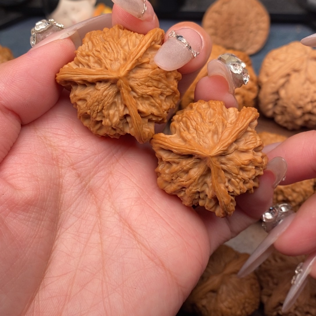 文玩核桃把件小**享盘山奔38