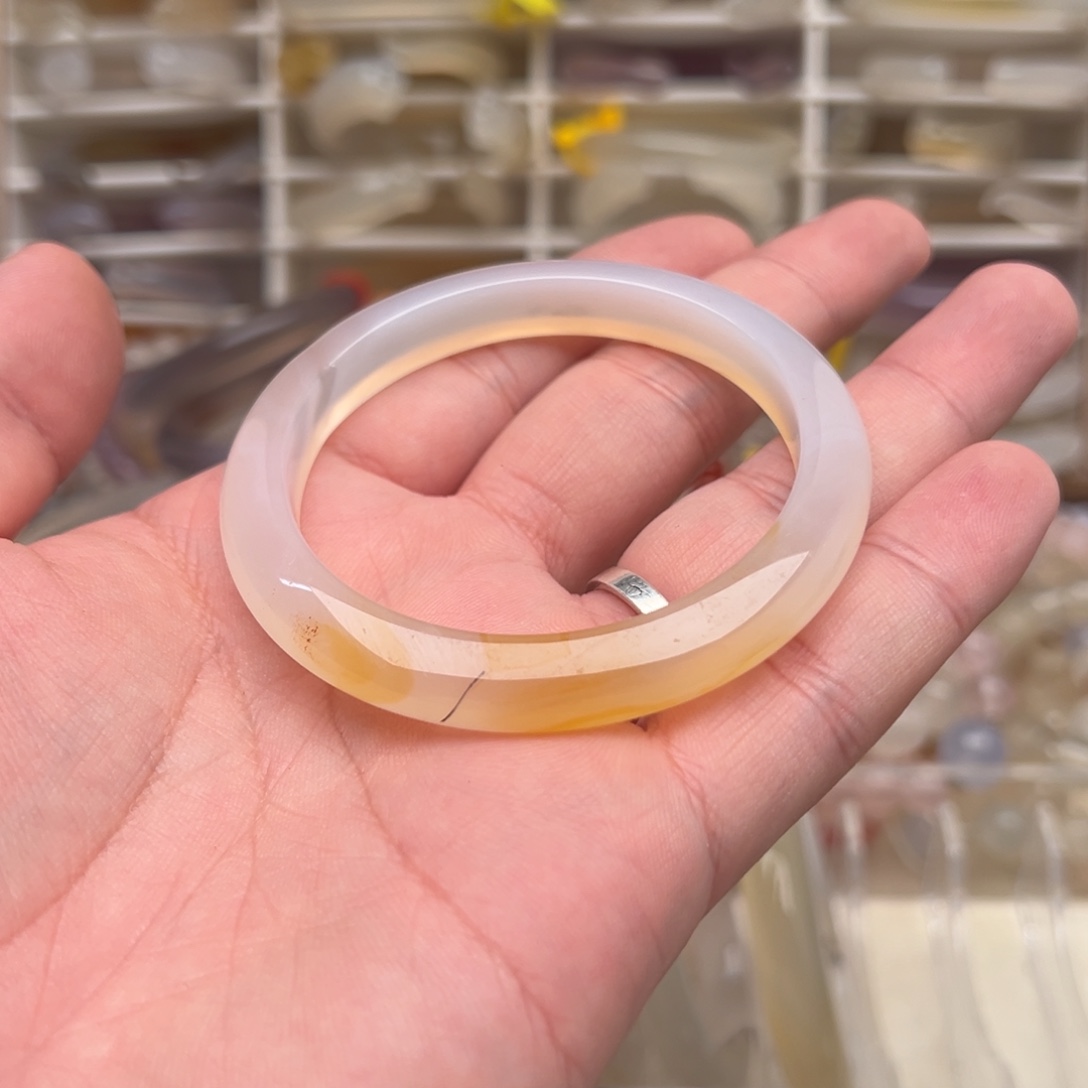 玛瑙/玉髓未镶嵌手镯57.2圈口出单号运费10不退