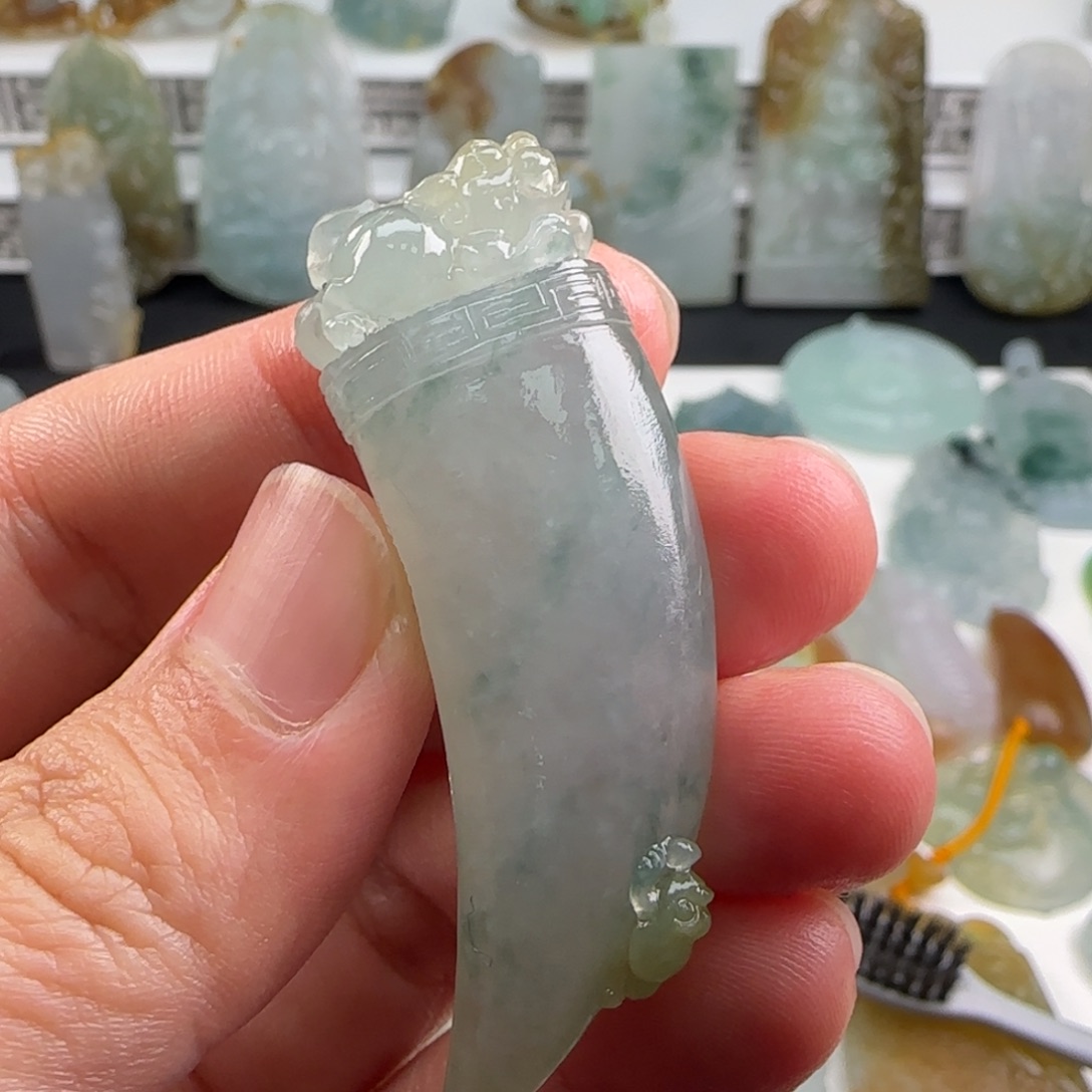 定制翡翠未镶嵌翡翠牙