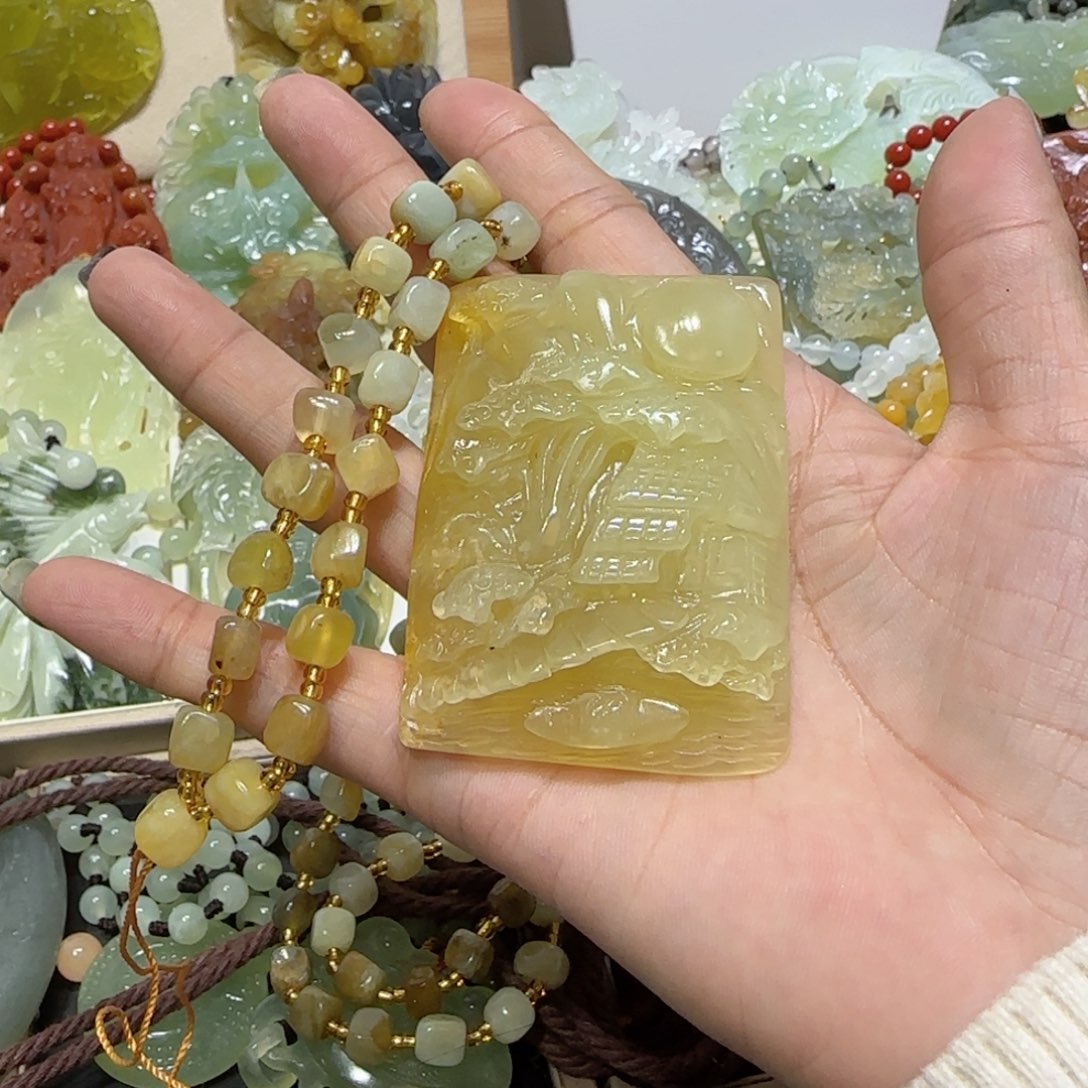 未镶嵌蛇纹石玉吊坠