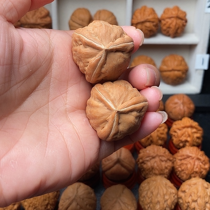 吊坠文玩核桃三棱