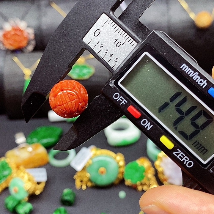 翡翠颈饰未镶嵌吊坠