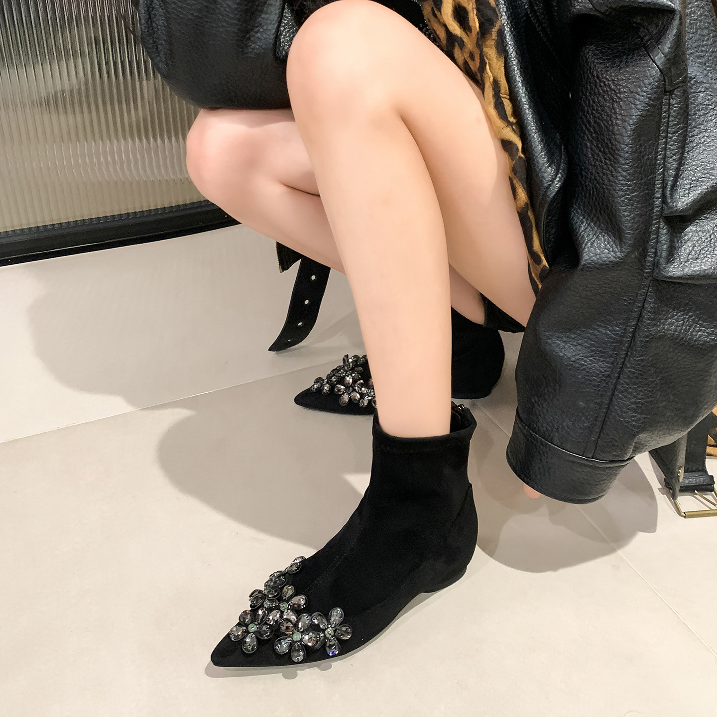 内增高尖头瘦瘦靴短靴秋冬新款绒面弹力靴法式洋气百搭女靴