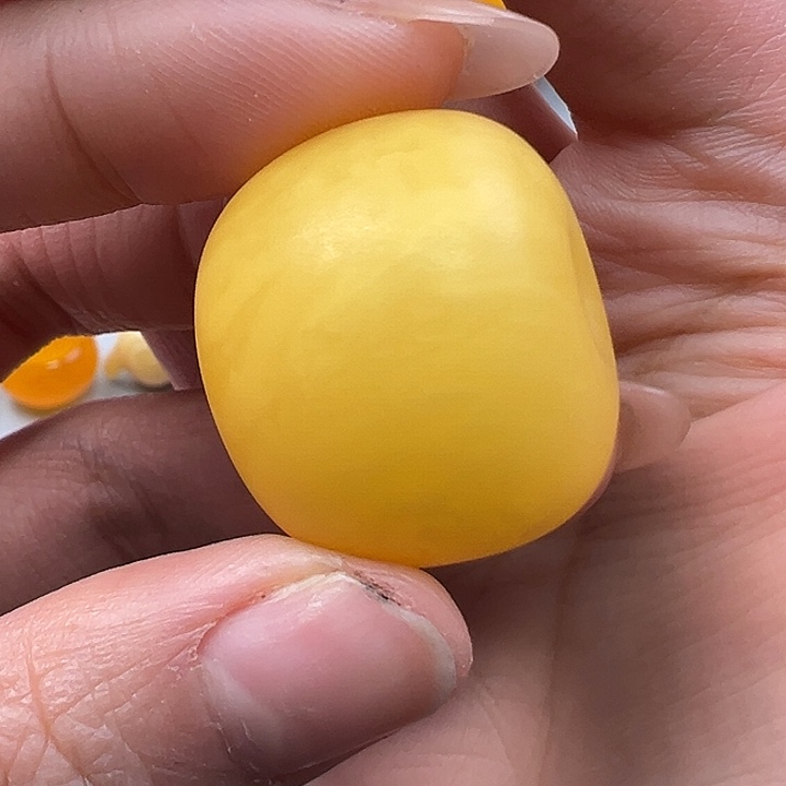 蜜蜡未镶嵌珠宝奇石