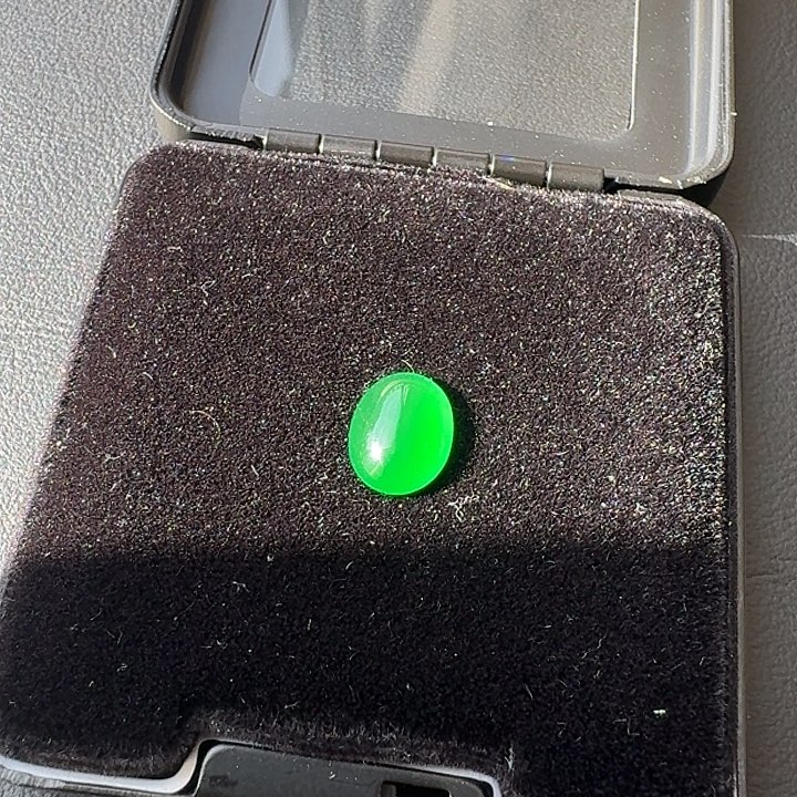 翡翠裸石天然冰种满色蛋面