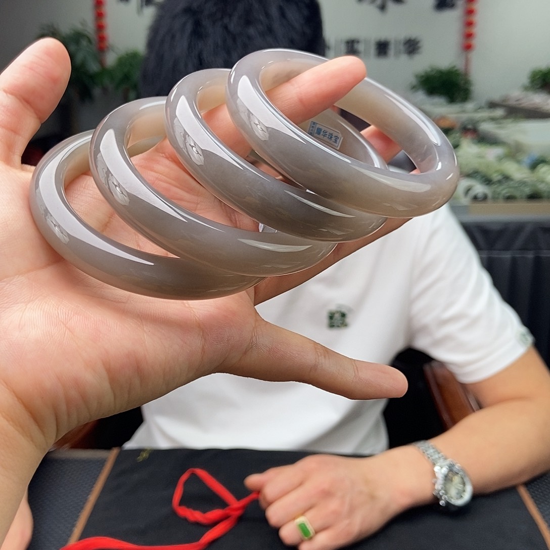 和田玉手镯未镶嵌57-60颜色多样性发拍一发一