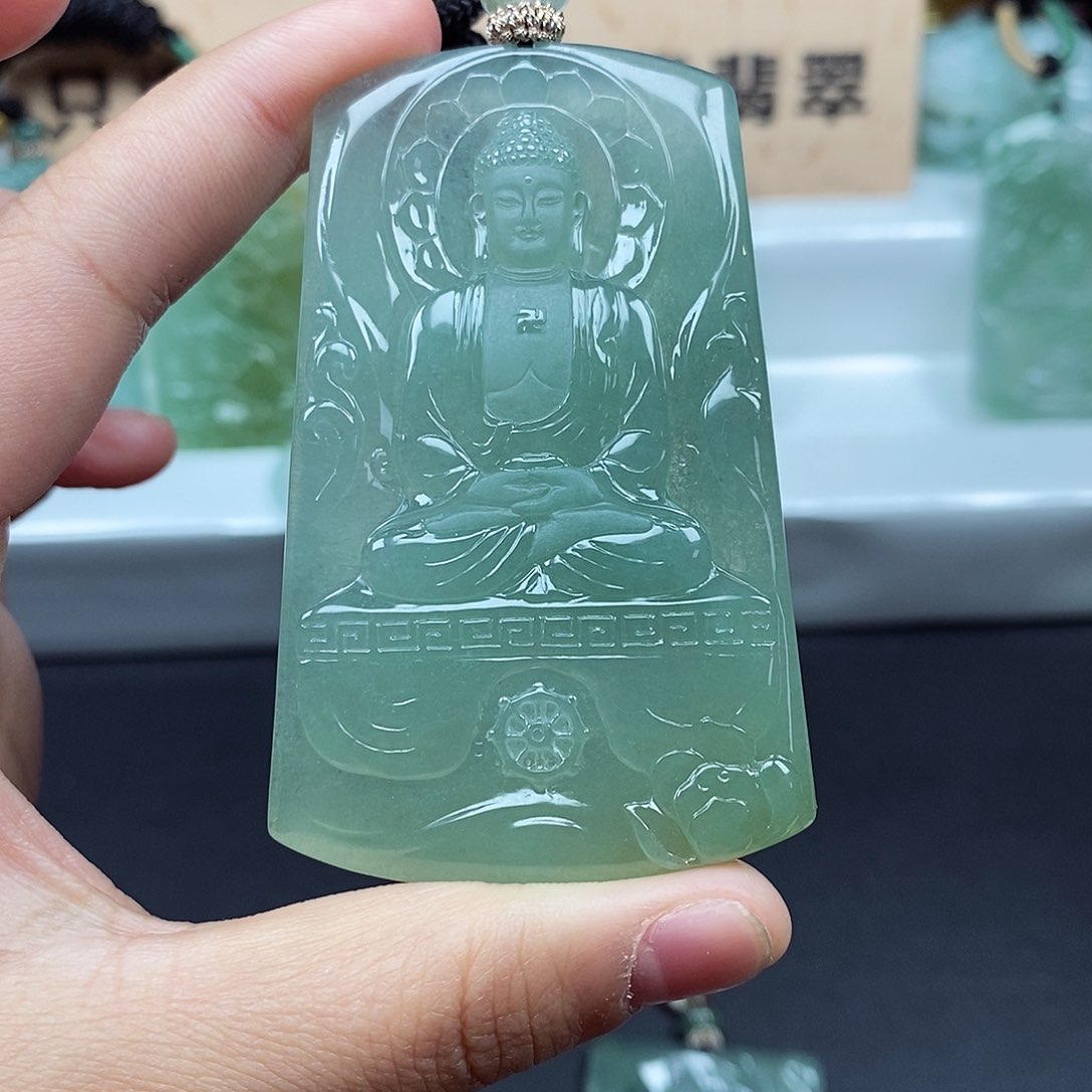 翡翠颈饰未镶嵌翡翠
