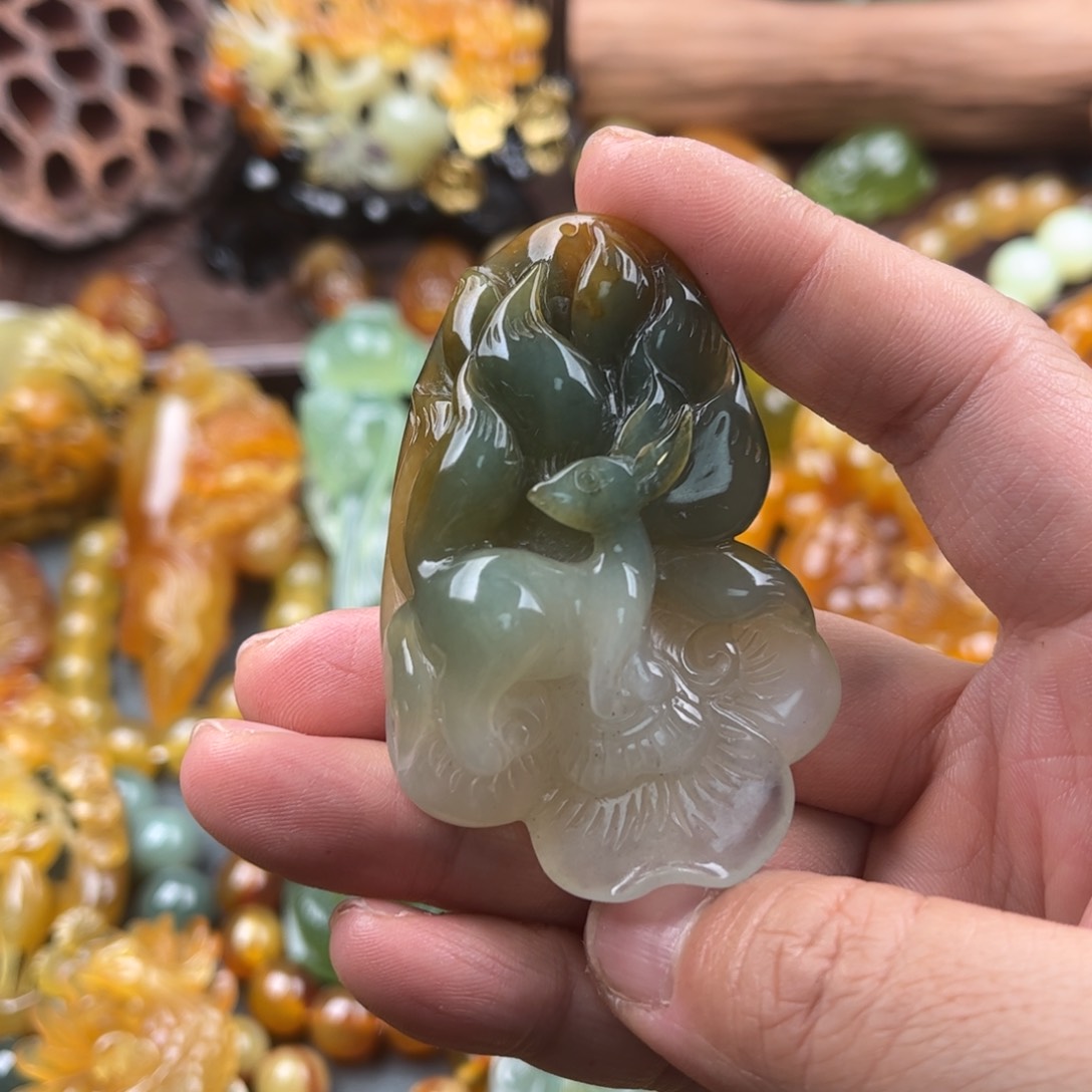 蛇纹石玉吊坠 未镶嵌