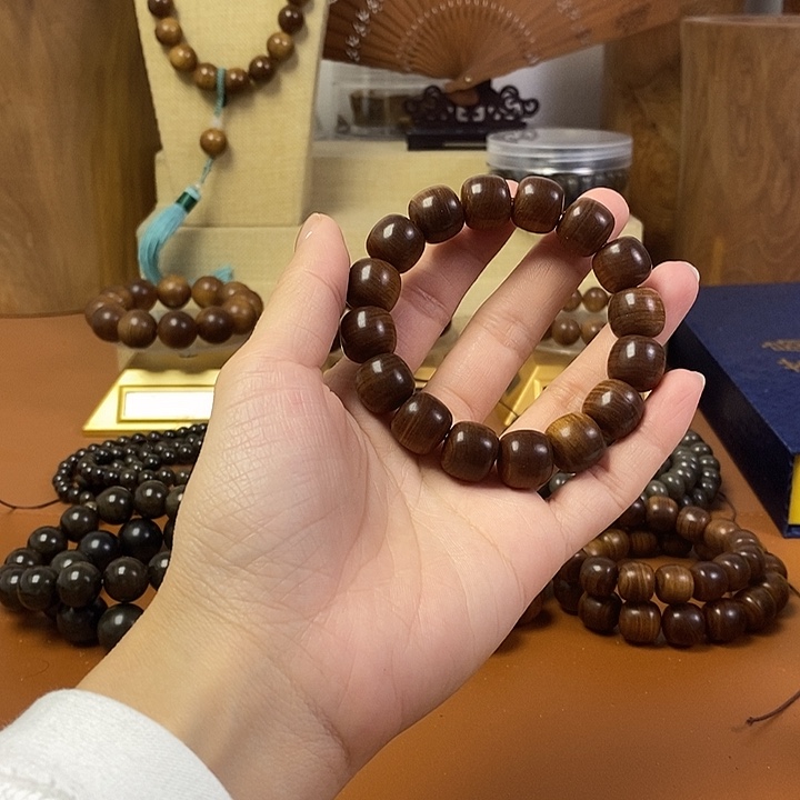 檀香木老山檀香黑肉沉水13-14桶珠手串