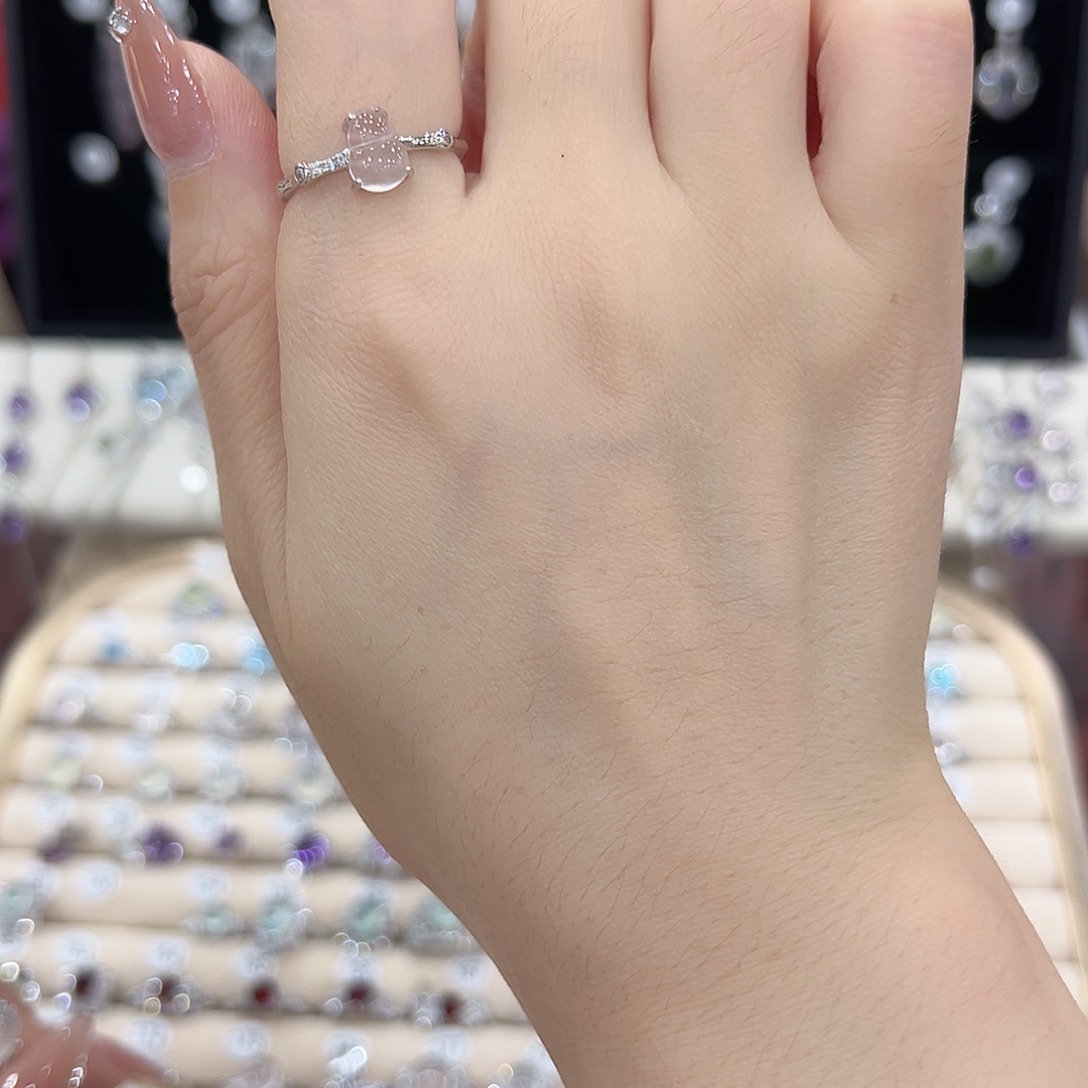 银S925镶嵌蛇纹石玉戒指