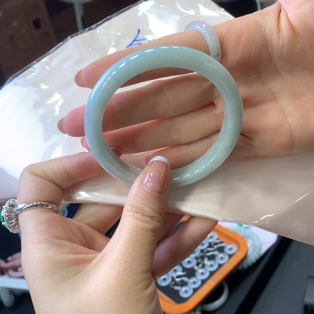 未镶嵌手镯翡翠买断