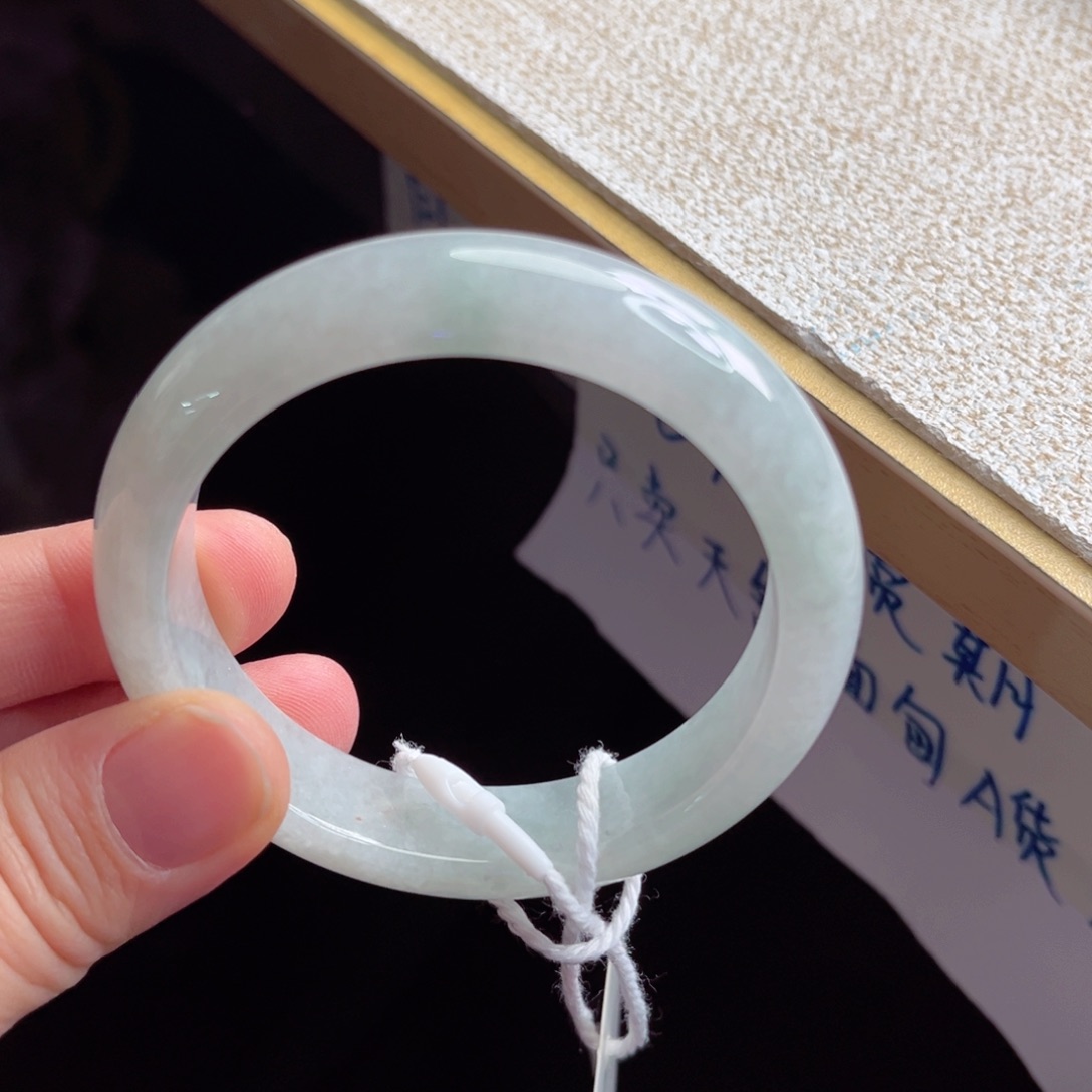 翡翠未镶嵌手镯手镯