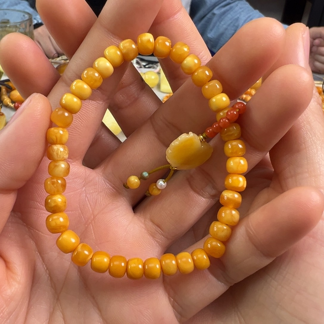 蜜蜡裸石未镶嵌蜜蜡