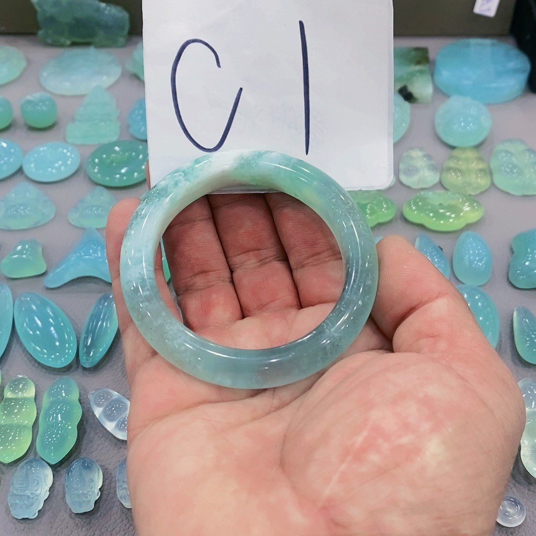 蛇纹石玉珠宝奇石未镶嵌M***?